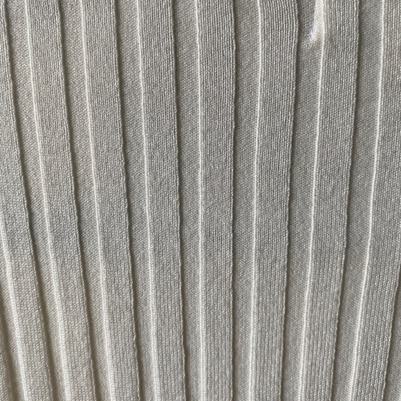 Wrap top Creamy White Sz Small - Picture 3 of 6